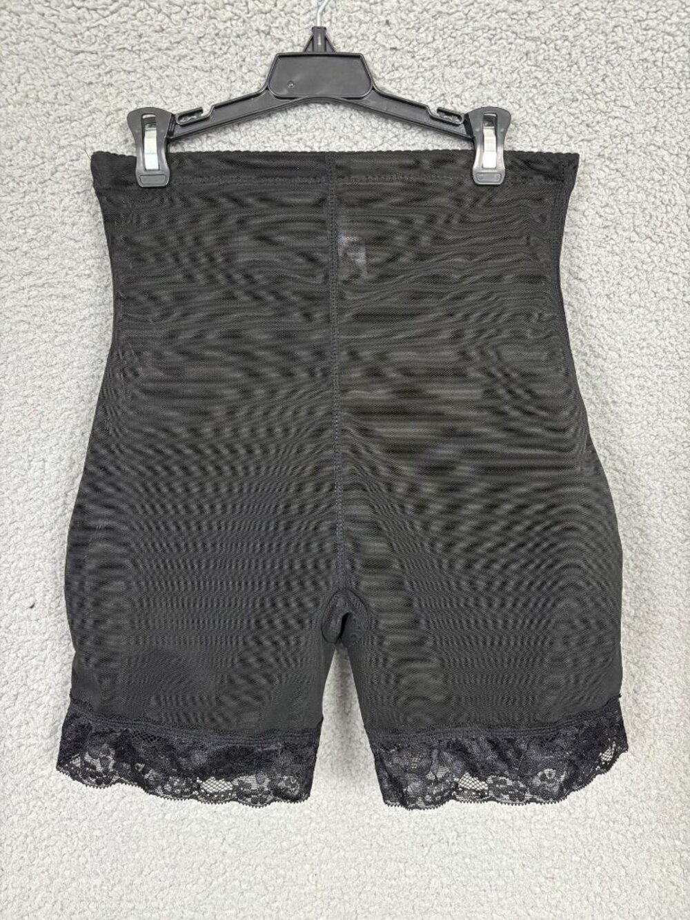 Irisnaya Women's Shapewear  Shorts Body Shaper Butt Lifter Padded Black Lg NWOTs